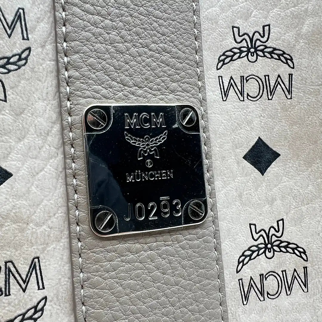 MCM Liz Wendeshopper Beige Visetos mit großer abnehmbare Pouch / neuwertig MCM