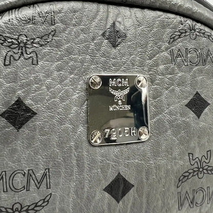 MCM Stark Rucksack Visetos Side Studs Small Phantom Grey / sehr gut MCM