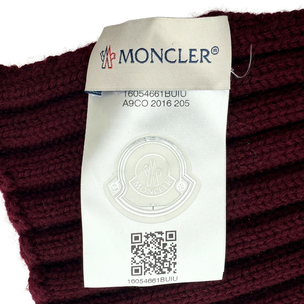 Moncler ribbed wool knit scarf in burgundy / very good