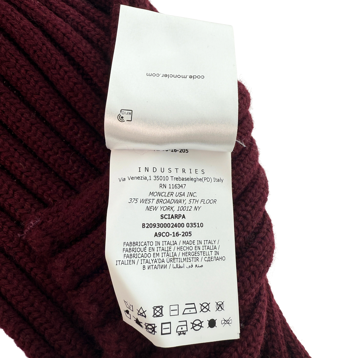 Moncler ribbed wool knit scarf in burgundy / very good