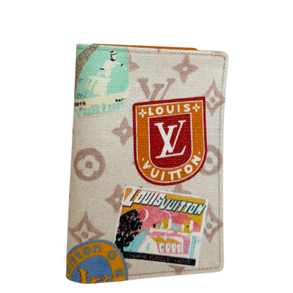 Louis Vuitton Louis Vuitton The Flight Mode Paspoorthoes Dune Beige