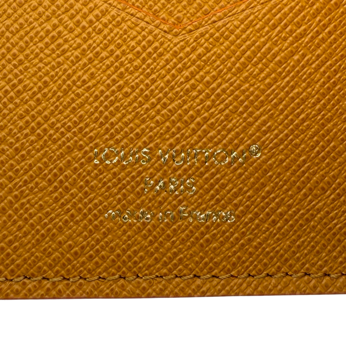 Louis Vuitton Louis Vuitton The Flight Mode Paspoorthoes Dune Beige