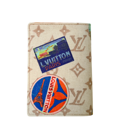 Louis Vuitton Louis Vuitton The Flight Mode Paspoorthoes Dune Beige