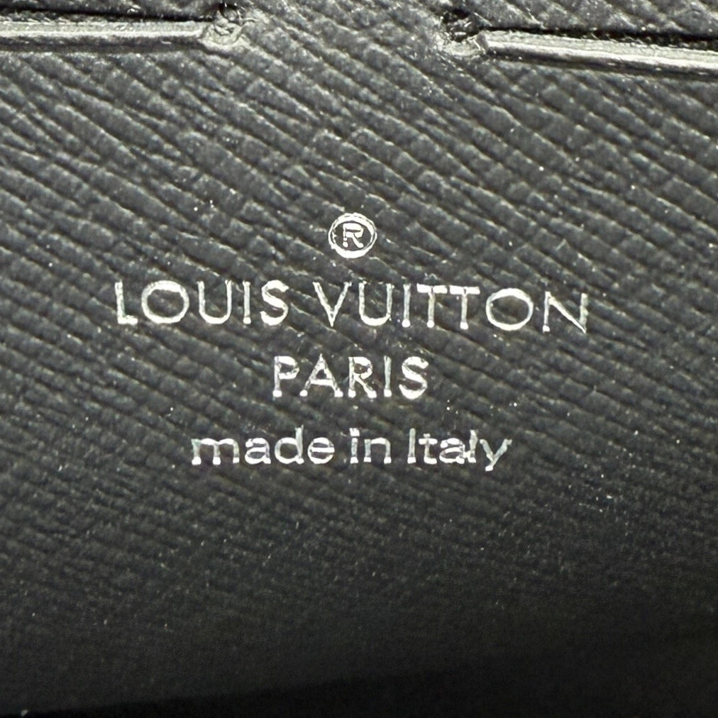 Louis Vuitton Pochette Voyage MM Monogram Sunset Veelkleurig