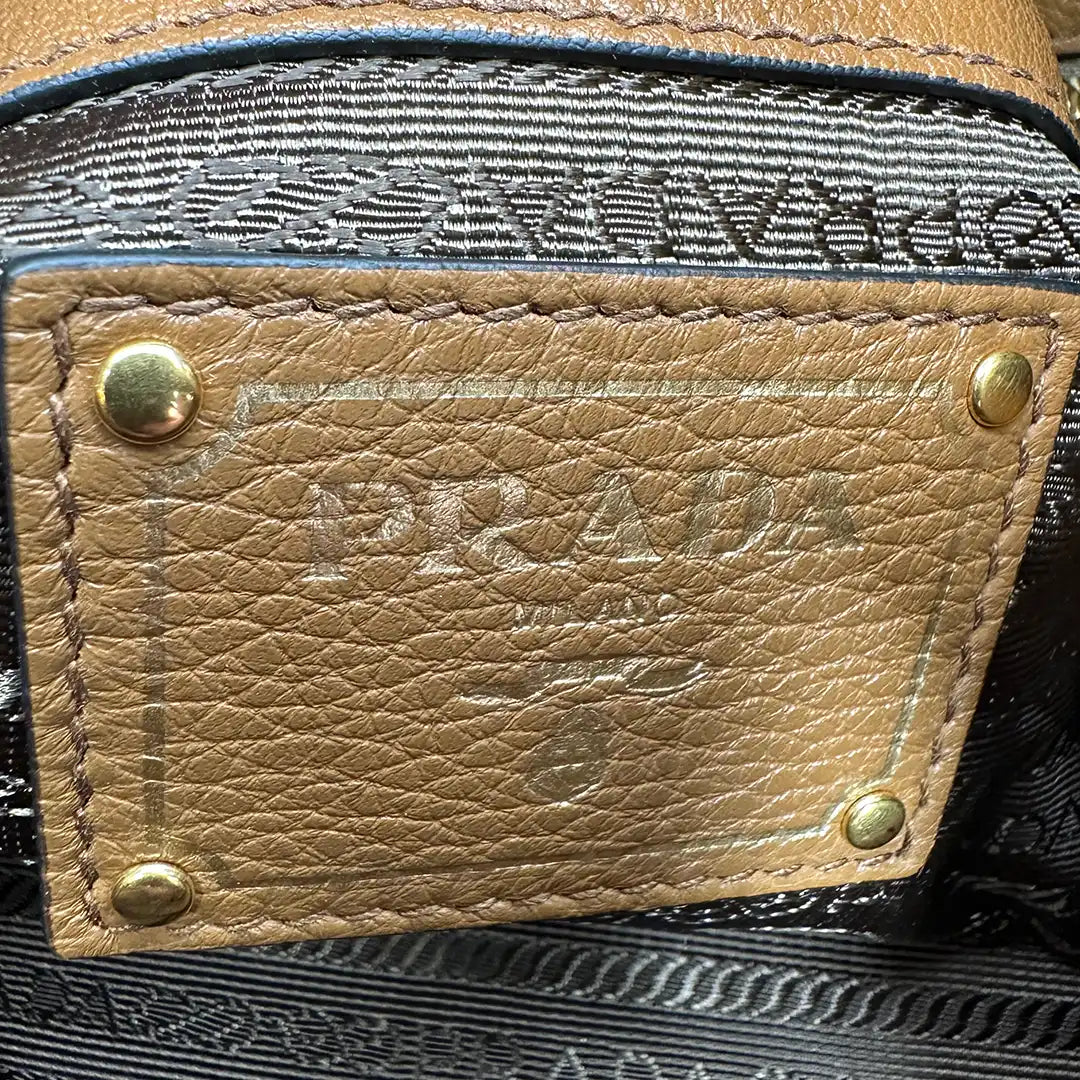 Prada Hobo Schultertasche 1BC051 Leder braun / neuwertig Prada
