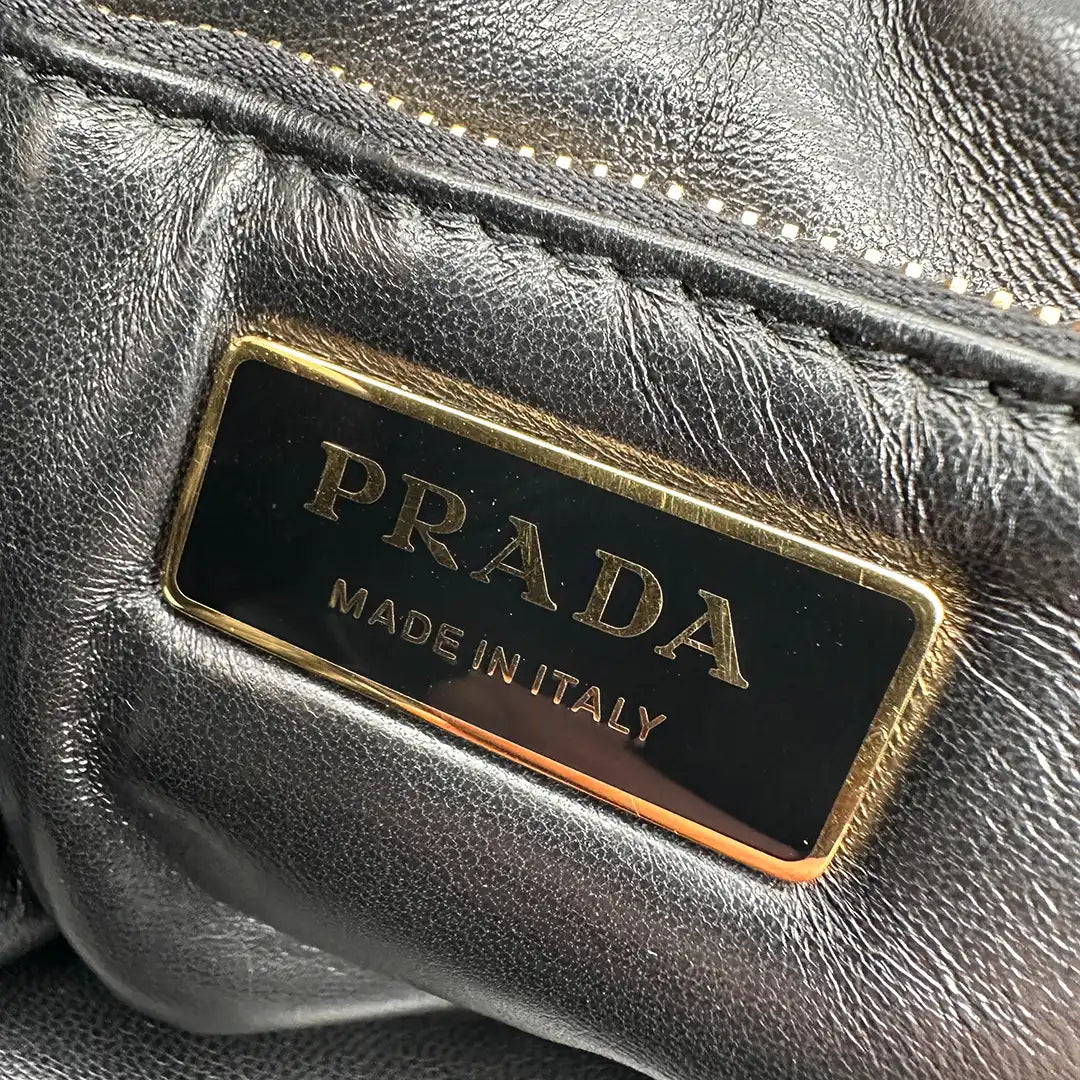 Prada Puffer Bag Nappa Lammleder schwarz / neuwertig Prada
