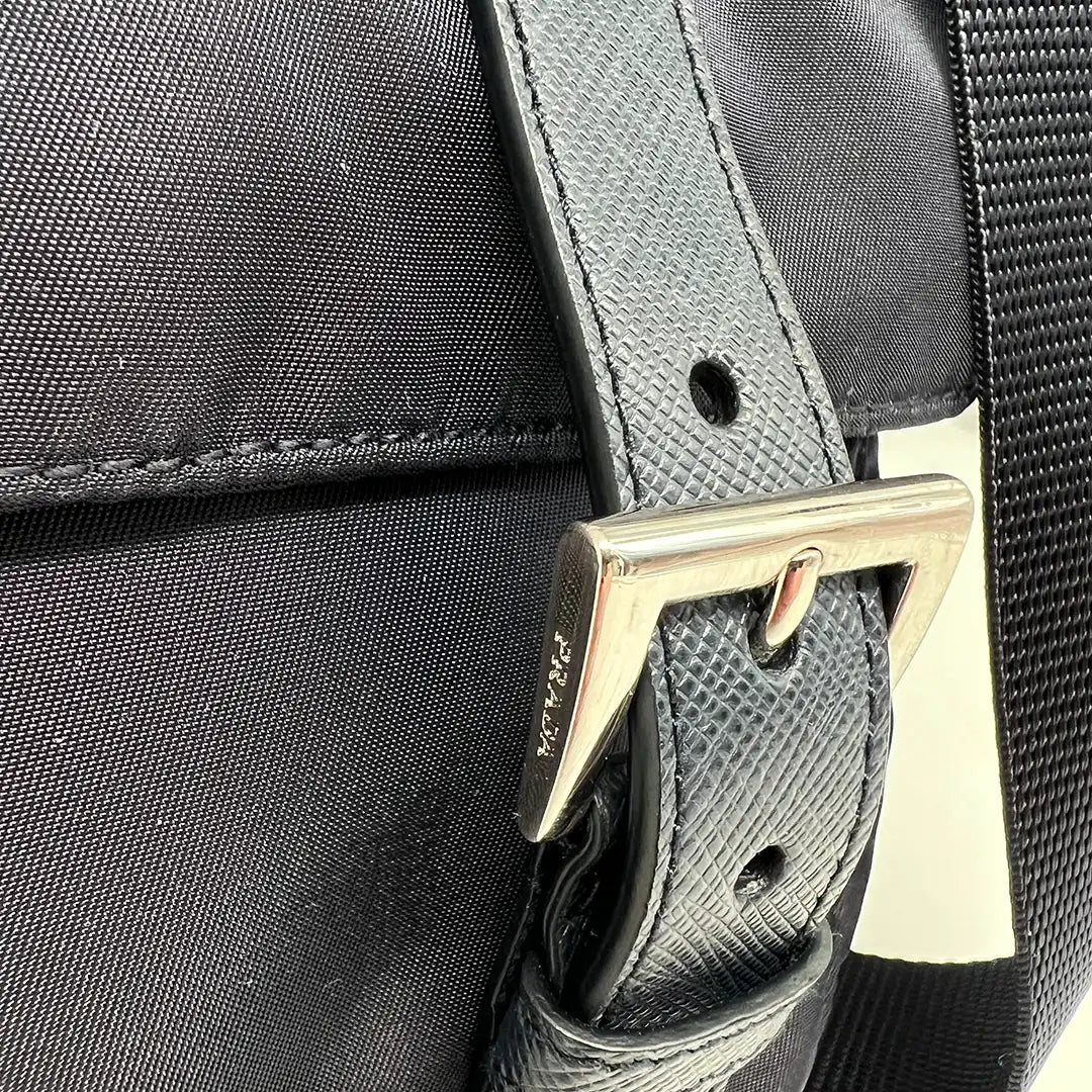 Prada Nylon Messenger Bag Schultertasche navy / neuwertig Prada