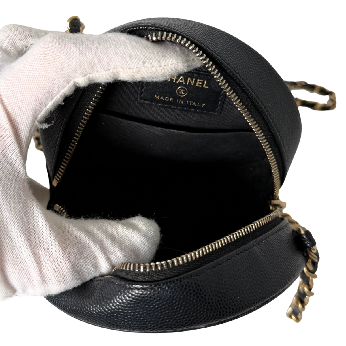 Chanel Runde CC Filigree Clutch aus Kaviarleder Schwarz / sehr gut Chanel
