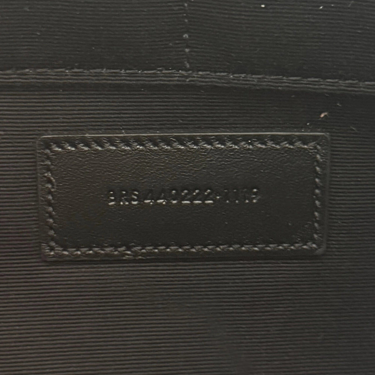 Saint Laurent Cassandre Matelassé Dokumentenhalter aus gestepptem Leder Schwarz / sehr gut Saint Laurent