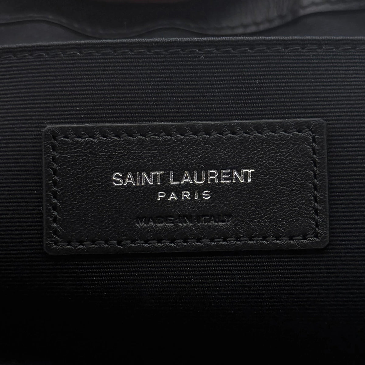 Saint Laurent Cassandre Matelassé Dokumentenhalter aus gestepptem Leder Schwarz / sehr gut Saint Laurent