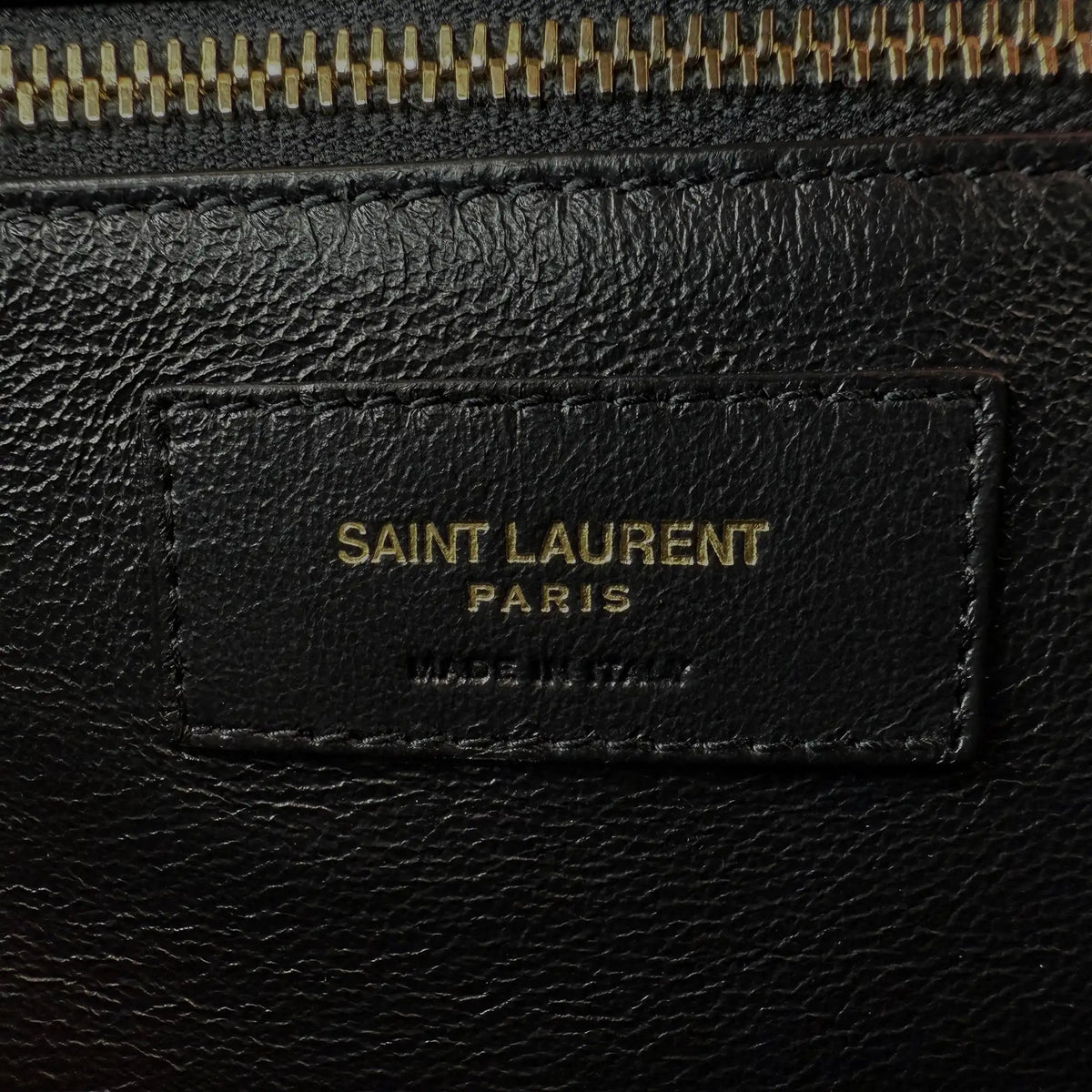 Saint Laurent Sade Puffer Clutch Tasche groß / sehr gut Saint Laurent