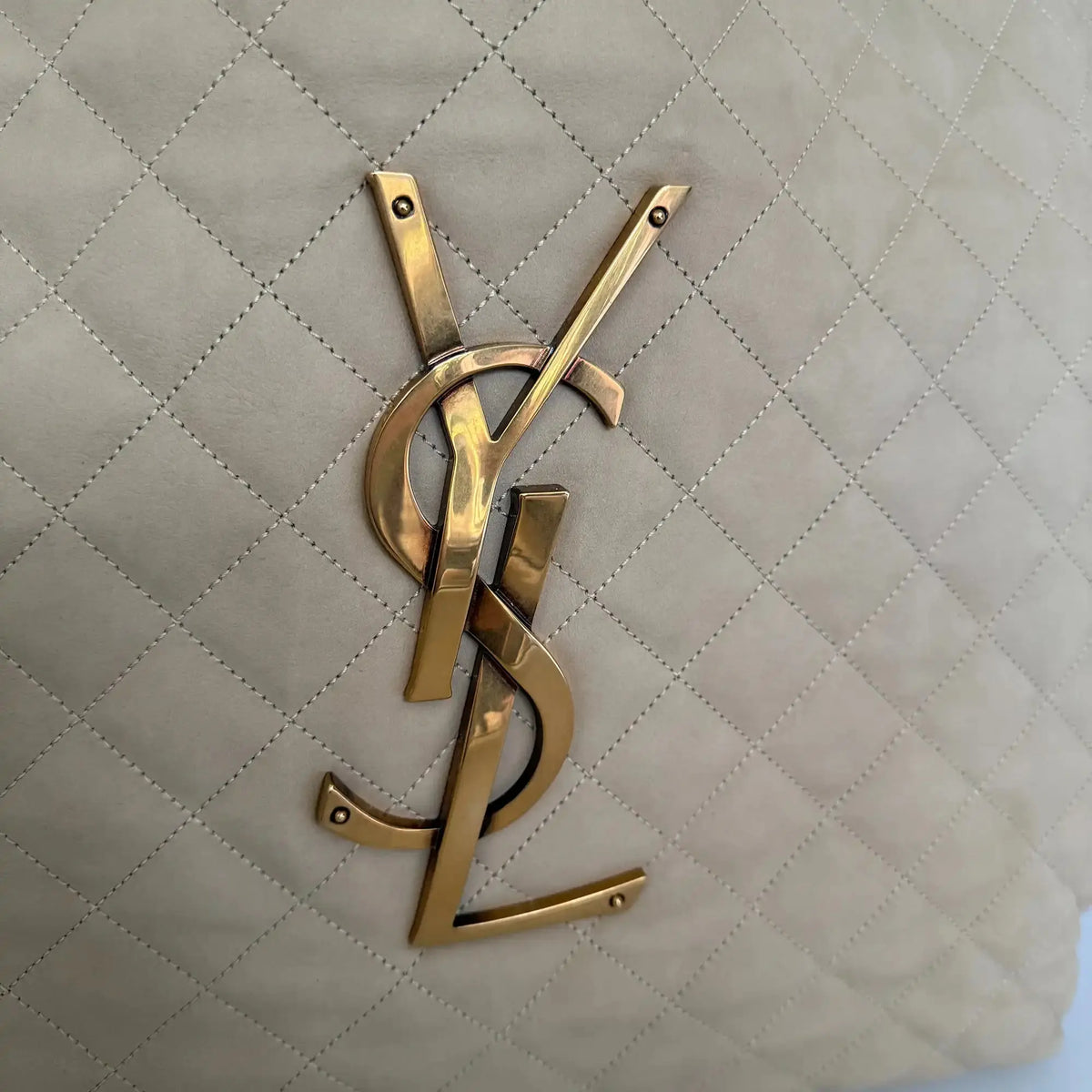 Saint Laurent YSL Icare Maxi Shopper gestepptes Nubukleder beige / neuwertig Saint Laurent
