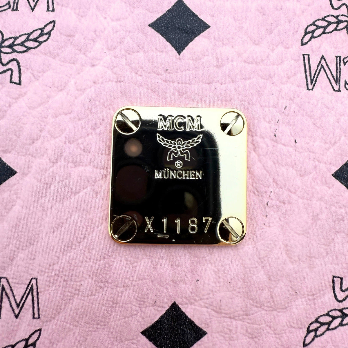 MCM Mini Toni Shopper mit Reißverschluss in Visetos Soft Pink / sehr gut MCM