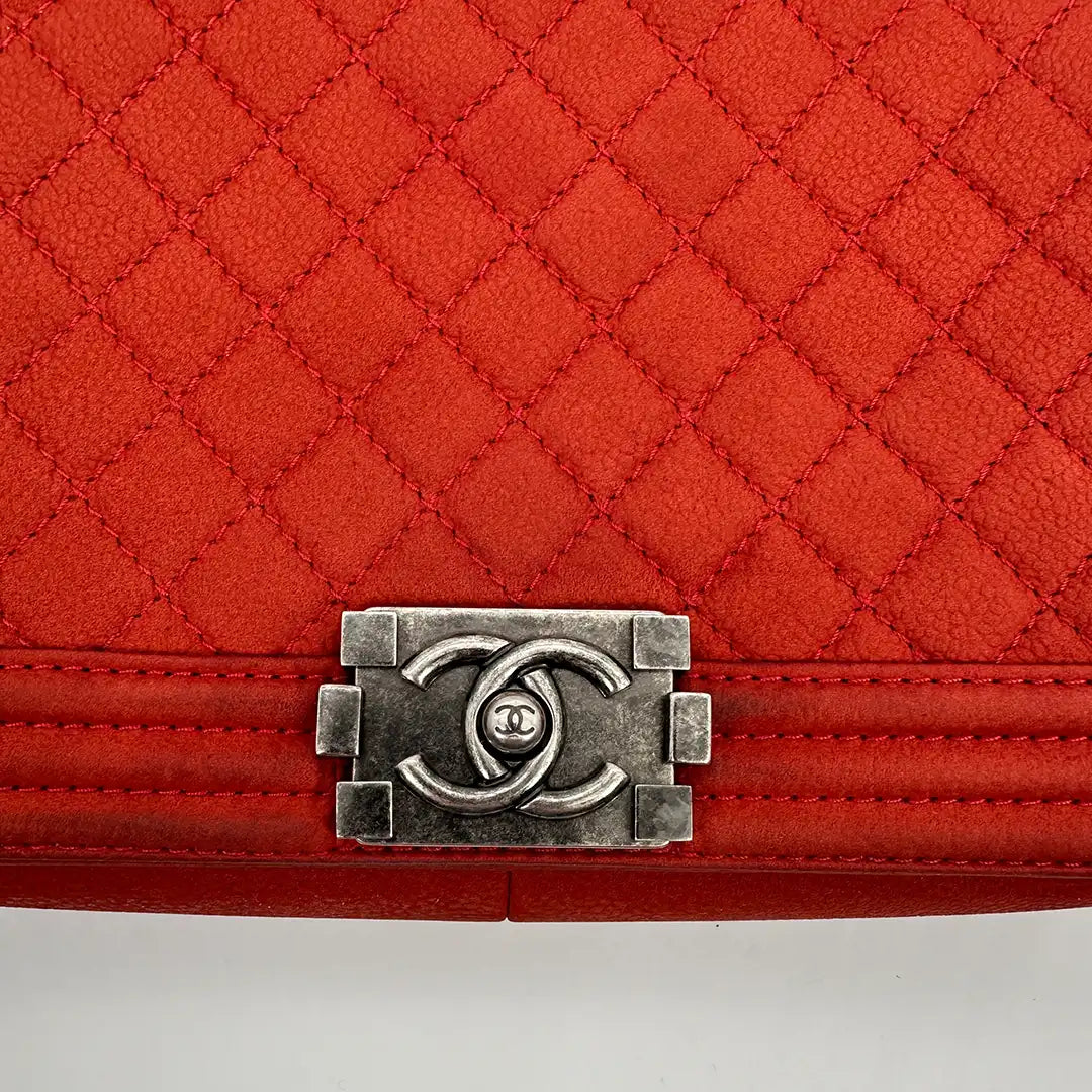 Chanel Boy Tasche Large Kaviar Wildleder rot / gut Chanel