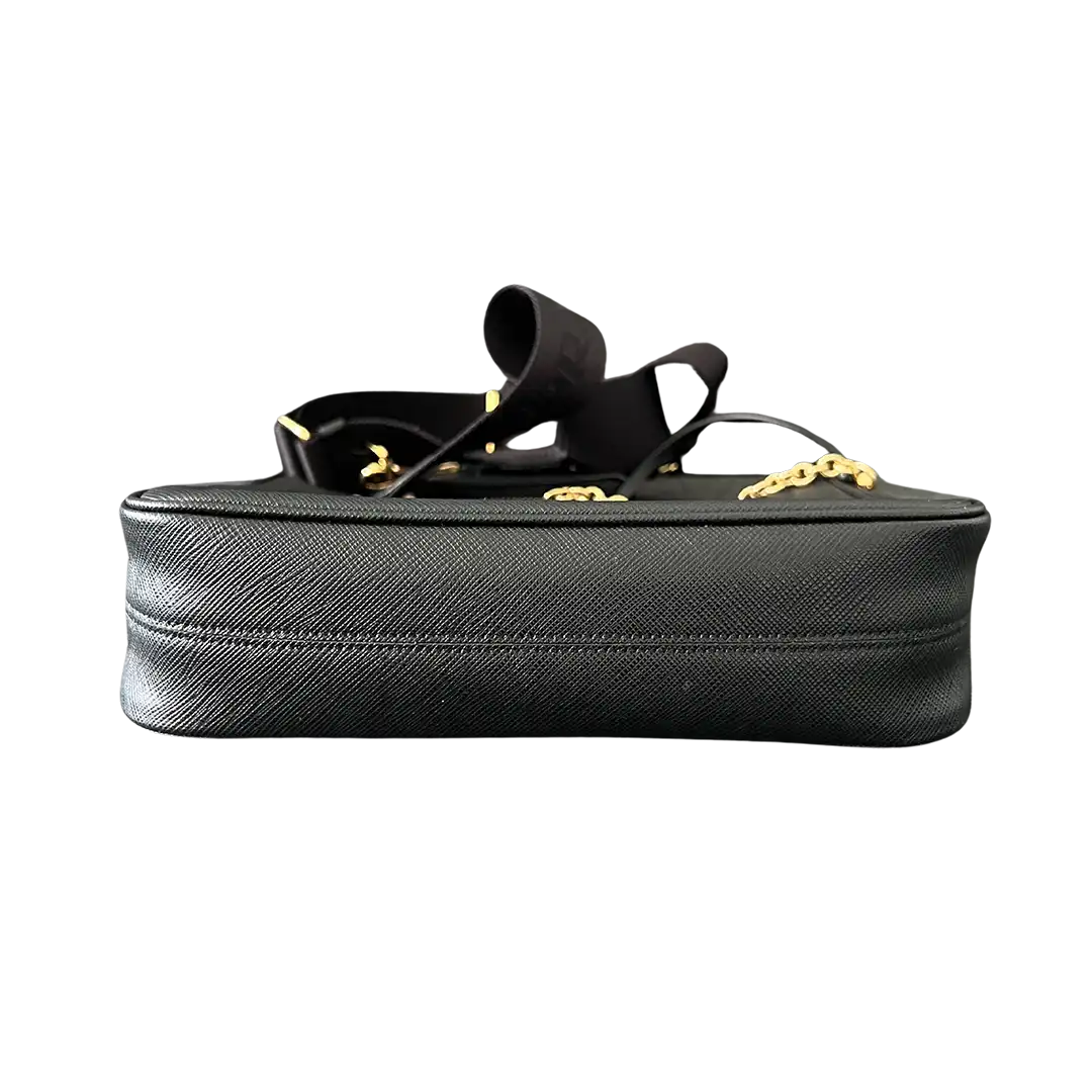 Prada Re-Edition 2005 Handtasche Saffiano Leder schwarz /neuwertig Prada