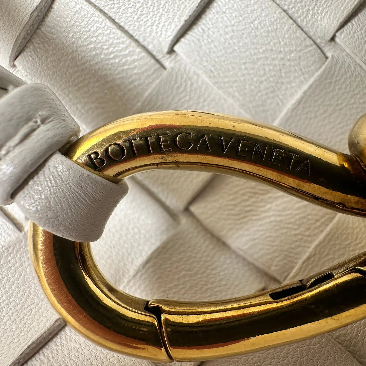 Bottega Veneta East/West Andiamo kleine Tote aus Intrecciato-Leder weiß 2023 / sehr gut Bottega Veneta