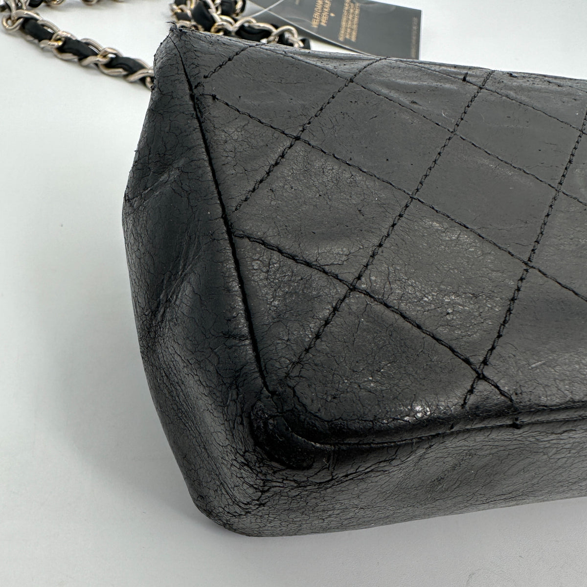 Chanel Mini Flap Bag schwarz Lammleder / akzeptabel Chanel