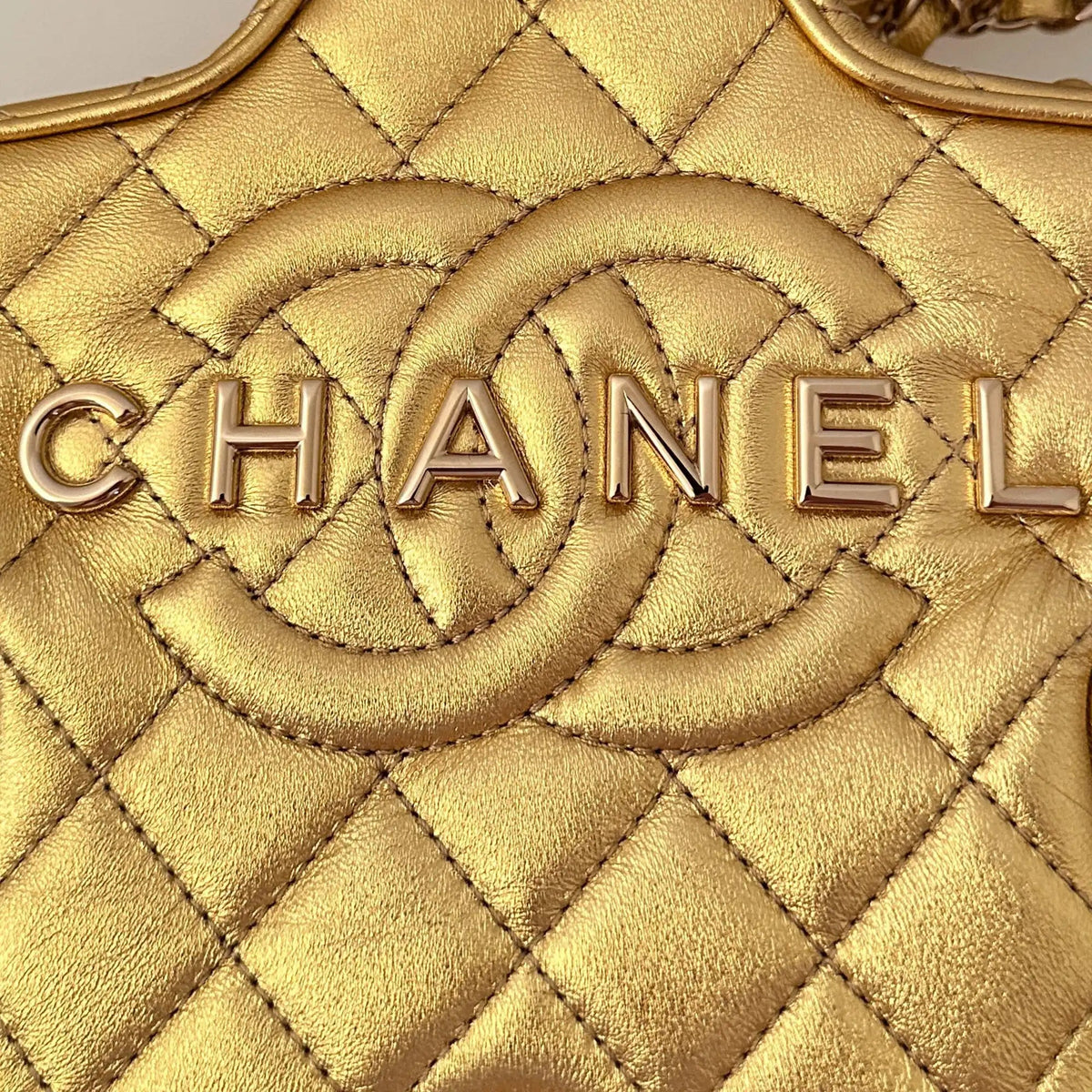 Chanel  Metallic Lammleder Quilted Walk Of Fame Star Bag Gold / neuwertig Chanel