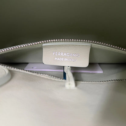 Salvatore Ferragamo HUG (M) Leder grün / sehr gut Salvatore Ferragamo