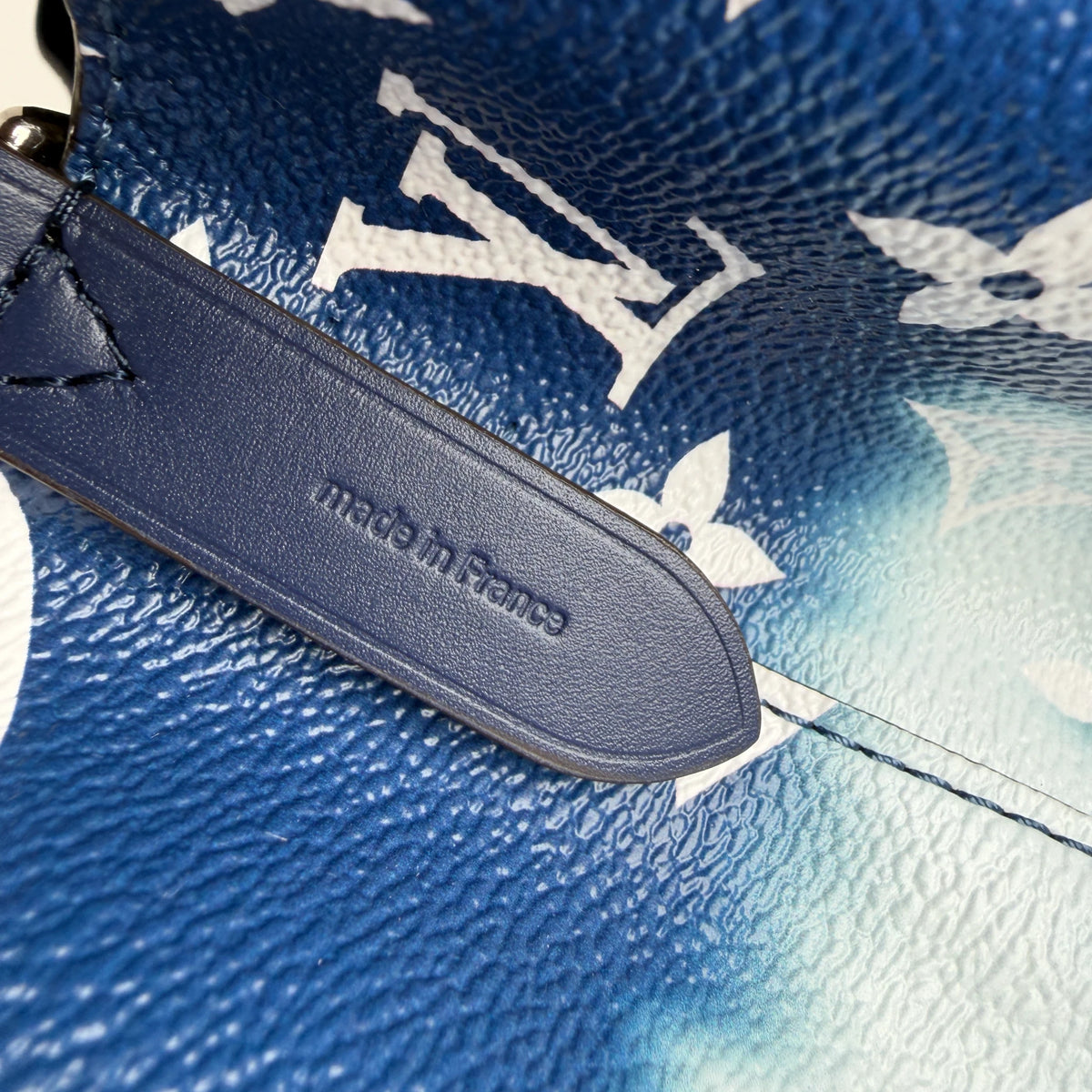 Louis Vuitton NéoNoé MM Escale Monogram Giant Blau Weiß Silber – Ansicht 9